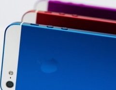 Rumors: Il prossimo iPhone sarà colorato e con display diversi?